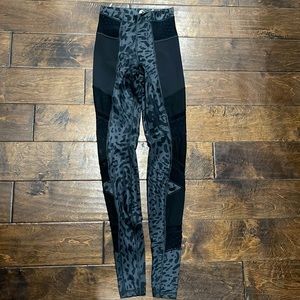 EUC! Lululemon leopard print high waisted leggings. Size 4!